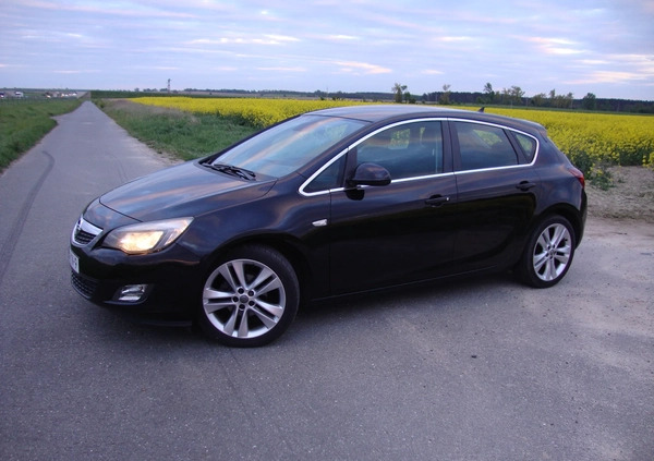 Opel Astra cena 23500 przebieg: 165800, rok produkcji 2010 z Syców małe 704